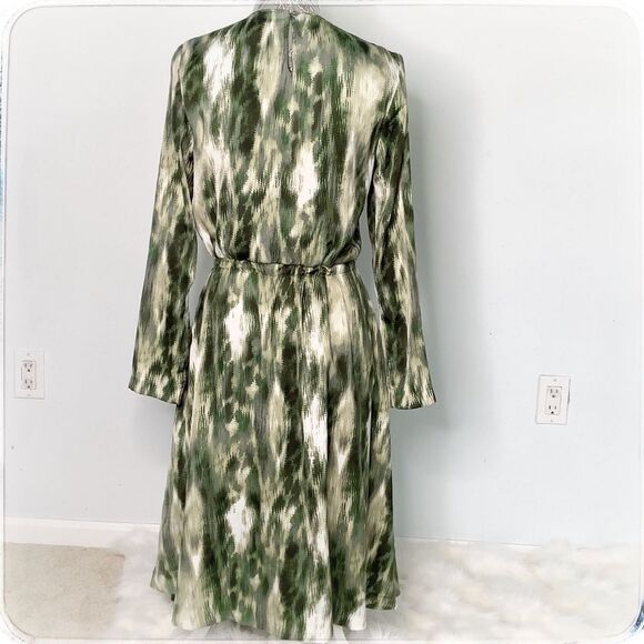 Cavalier dress size small - Picture 2 of 5